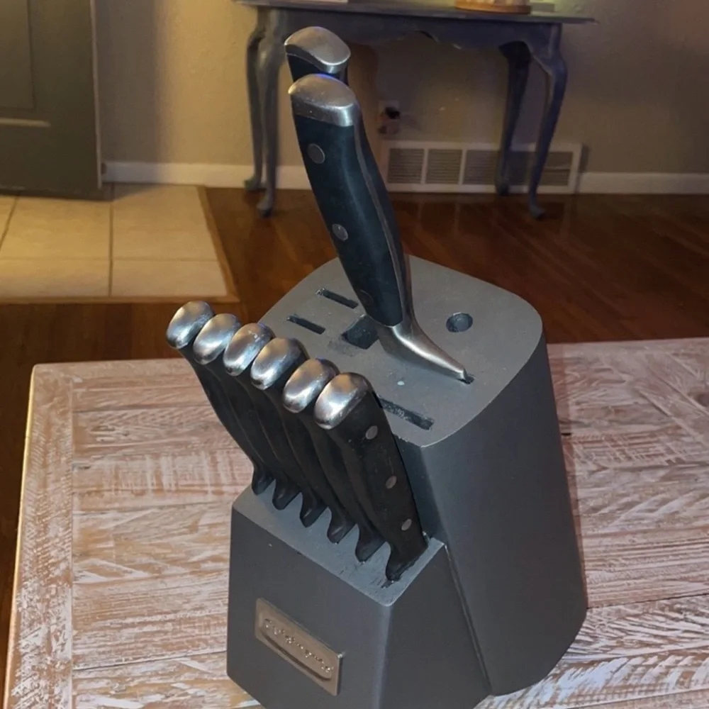 🔪Cuisinart Knife Set + Block🔪 (8 knives)